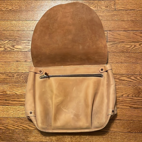 J Peterman leather messenger bag - Picture 3 of 5